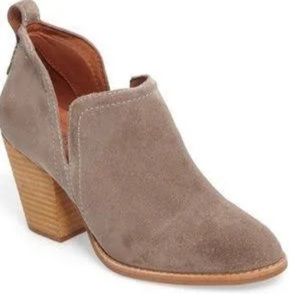 Excellent Condition Jeffrey Campbell Rosalee Bootie Size 9